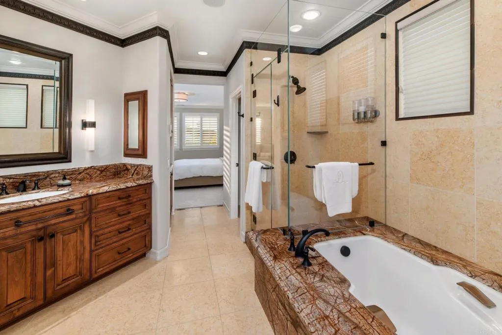 https://cdn.realtyfeed.com/cdn/127/306580172/2636ad82f1df6a5f0a0d1135b649d631.webp