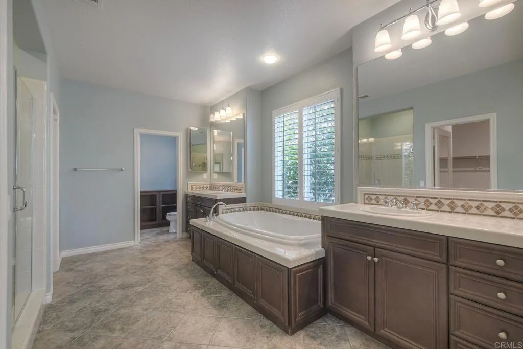 https://cdn.realtyfeed.com/cdn/127/306580254/2e252d2574f143c42b7698a900034bc0.webp