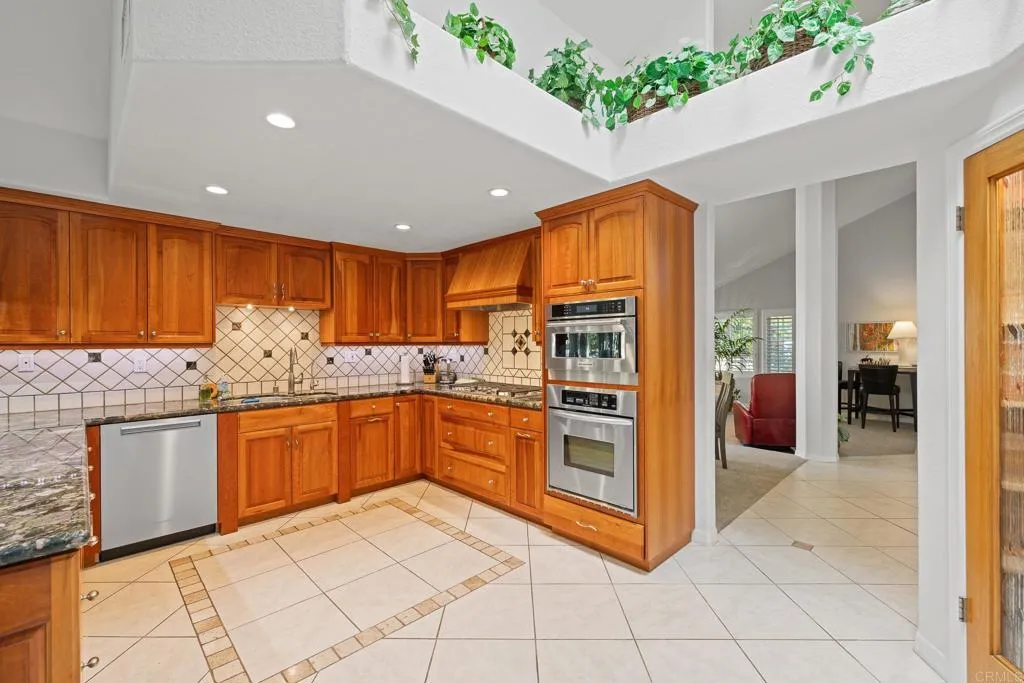 https://cdn.realtyfeed.com/cdn/127/306580342/612f970d37dfc0c92331cf9466f3331a.webp