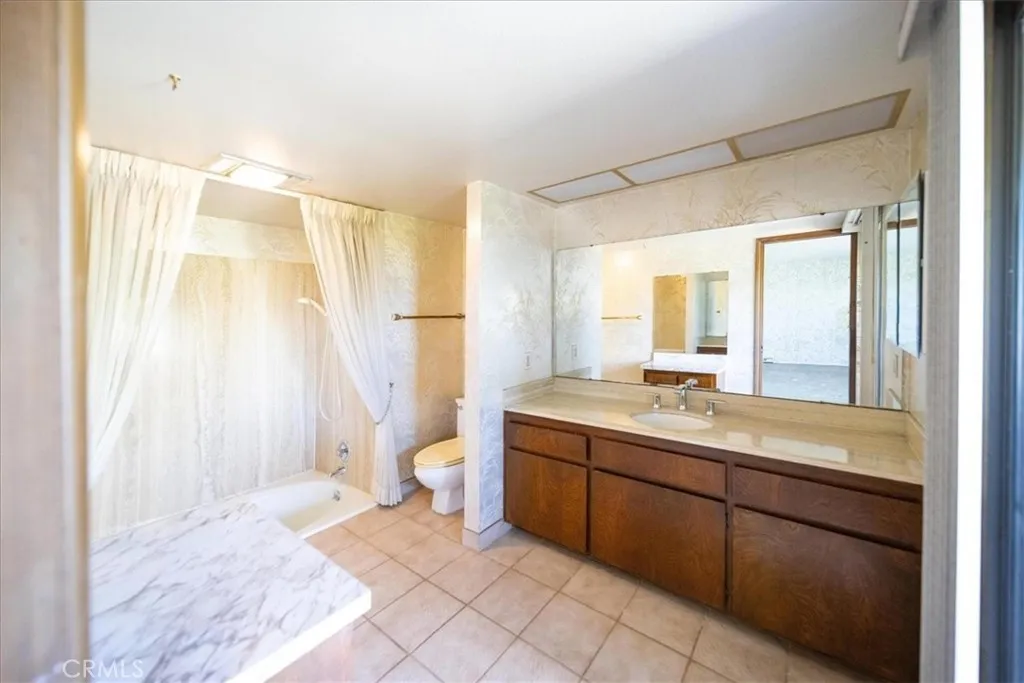 https://cdn.realtyfeed.com/cdn/127/306580350/18ff86589ddffc6d00adb077e1281961.webp