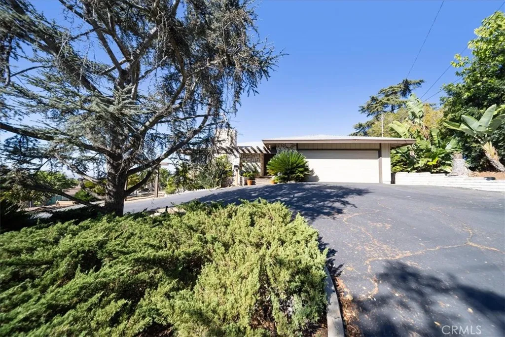 https://cdn.realtyfeed.com/cdn/127/306580350/5a9f560635a2d7ff92c0ec46c7117854.webp