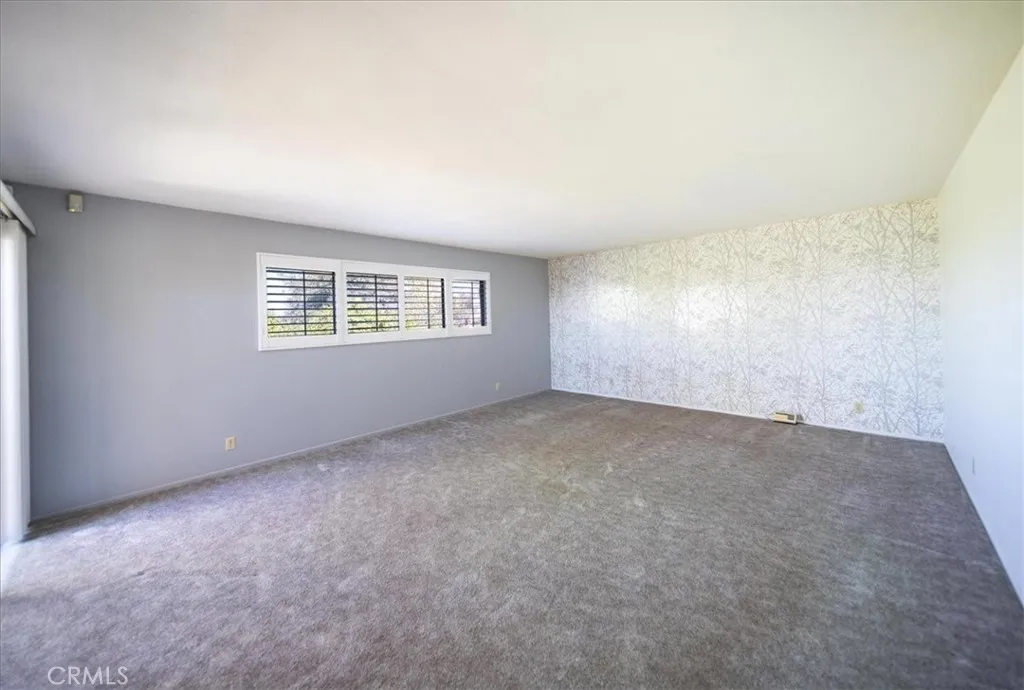https://cdn.realtyfeed.com/cdn/127/306580350/b595bd5a3e9ad36a9d413c053f6d8ba8.webp