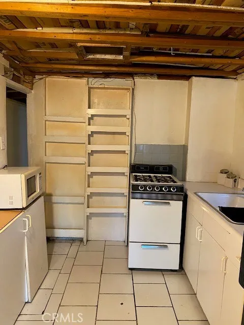 2767 W 1st, Santa Ana, CA 92703 - Photo 5 of 15, Santa Ana, CA