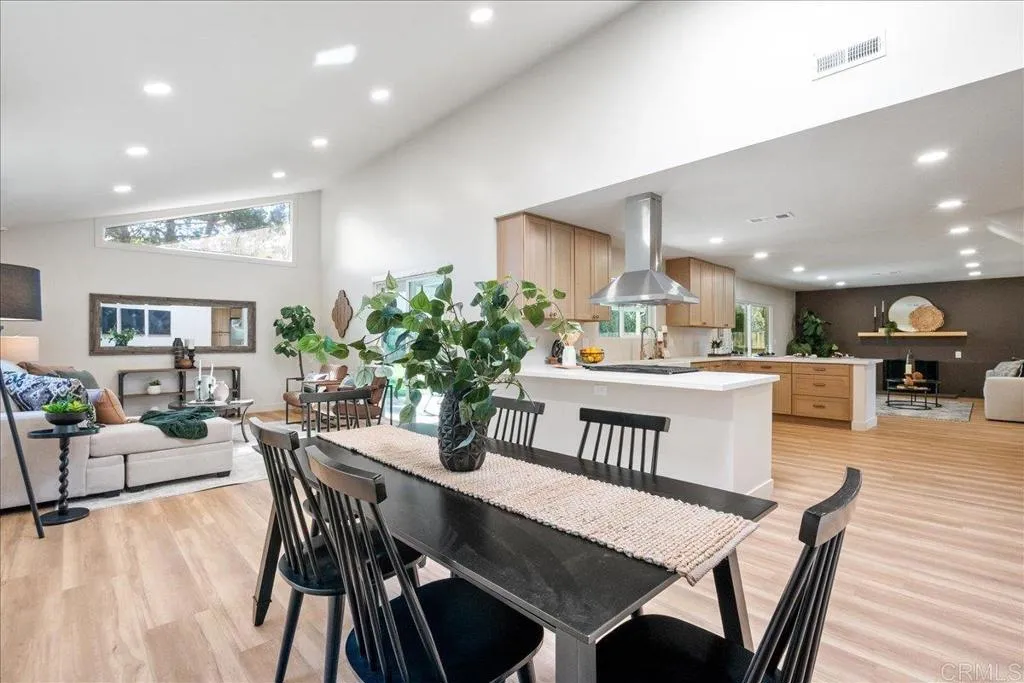 https://cdn.realtyfeed.com/cdn/127/306580791/442fba4e0f05cc9b2b7626879c0e4327.webp