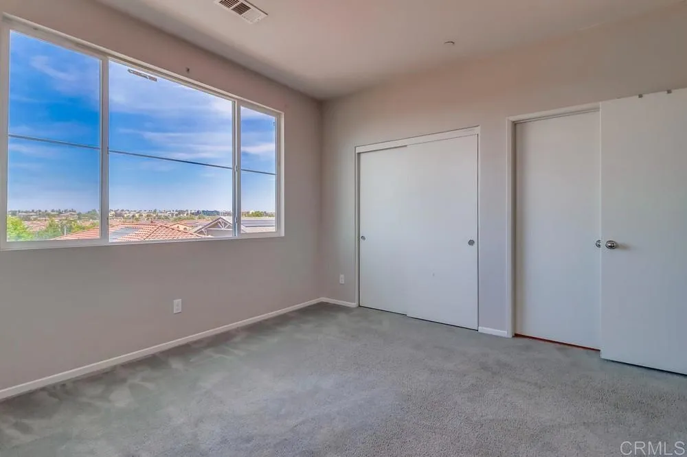 https://cdn.realtyfeed.com/cdn/127/306580808/059fb59fe5db123332ced157fef4455e.webp