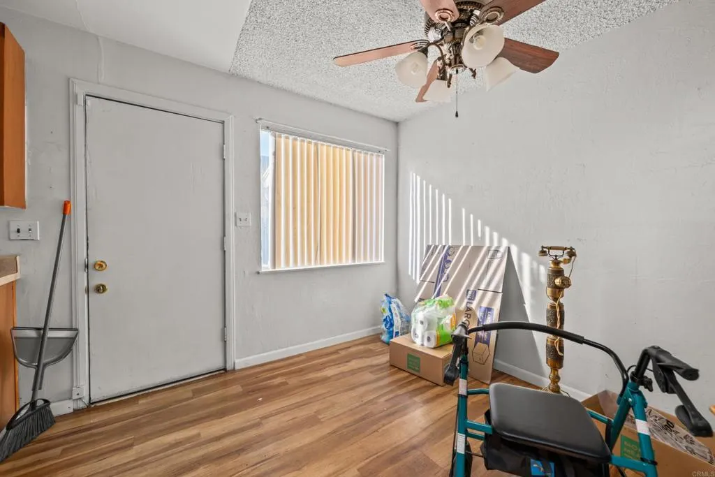 https://cdn.realtyfeed.com/cdn/127/306580923/70d04a9f8b7cef50644eb989d7117af8.webp