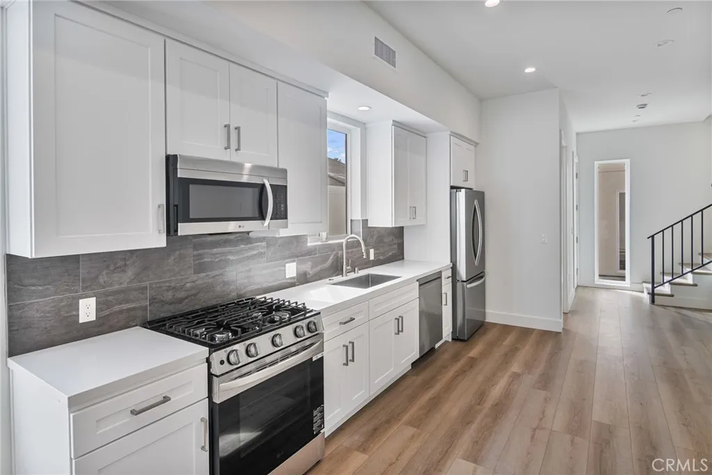 Los Angeles, CA 90032