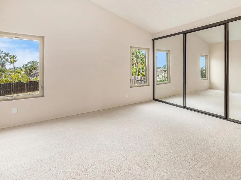 https://cdn.realtyfeed.com/cdn/127/306581054/106fad674f8620692ef99bda6731ac27.webp