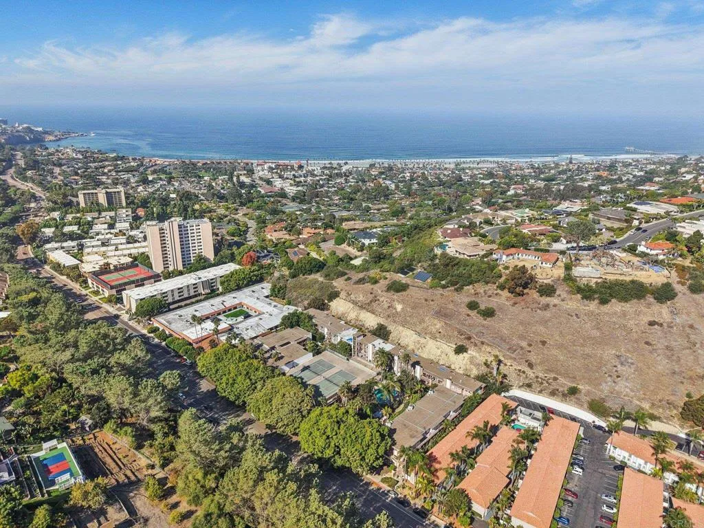 https://cdn.realtyfeed.com/cdn/127/306581118/0d4ca8837f336de06458ab631374844f.webp