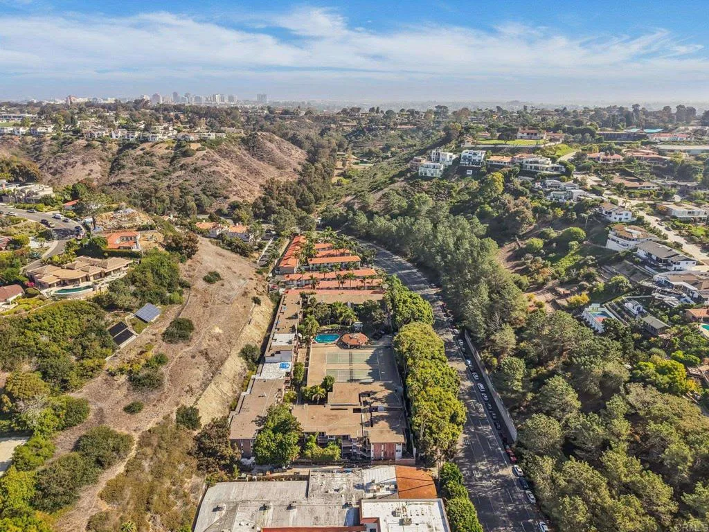 https://cdn.realtyfeed.com/cdn/127/306581118/45d9210fb9d074681558ad4ca4199f55.webp