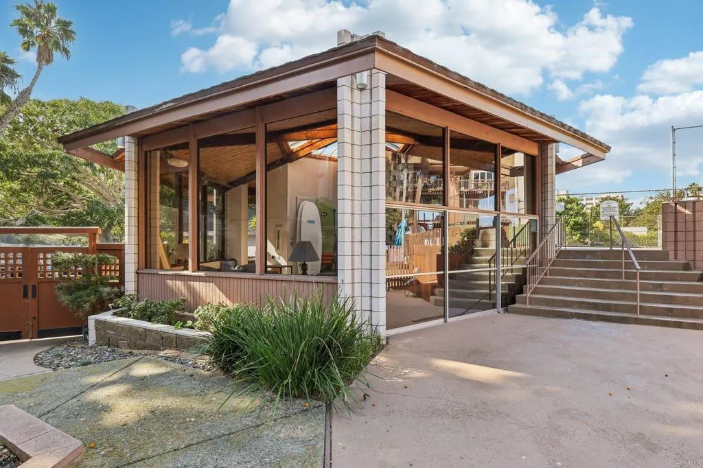 https://cdn.realtyfeed.com/cdn/127/306581118/82244d967d1ac343542bdd36e0137fbc.webp
