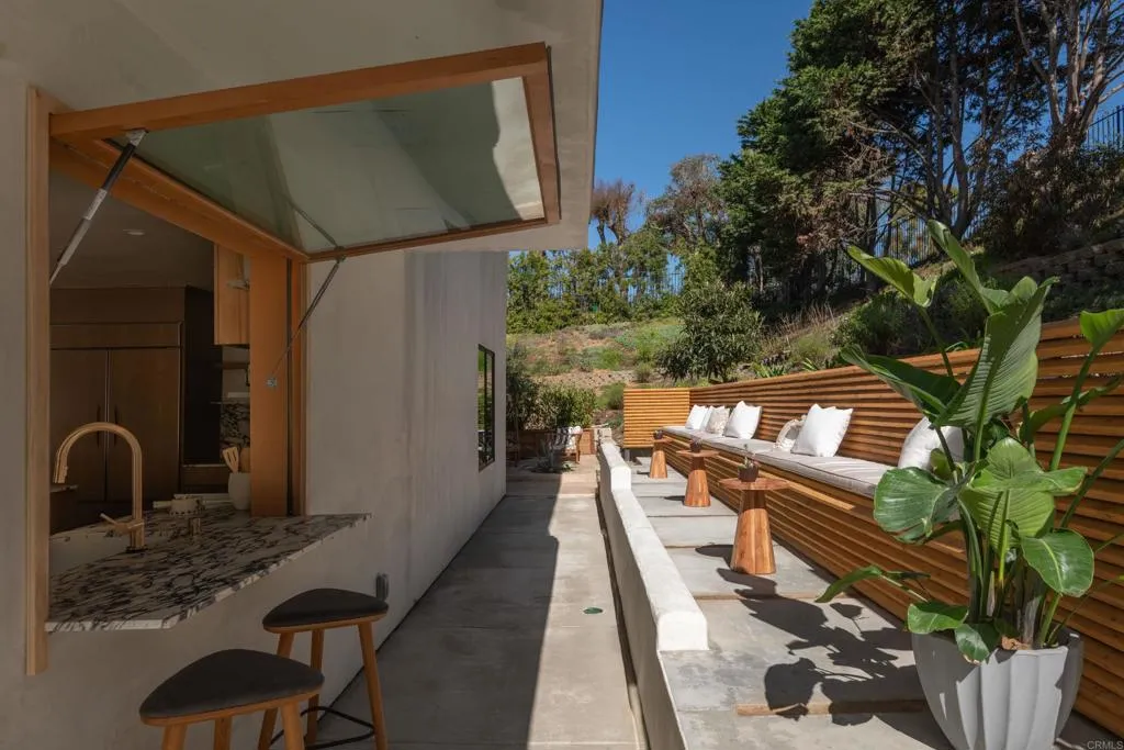 https://cdn.realtyfeed.com/cdn/127/306581126/73b44517fd563d4fcc383d0b4a848160.webp