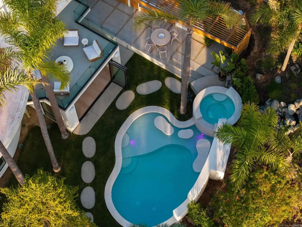https://cdn.realtyfeed.com/cdn/127/306581126/740006aa9b14f0fa0d3a06213259693b.webp