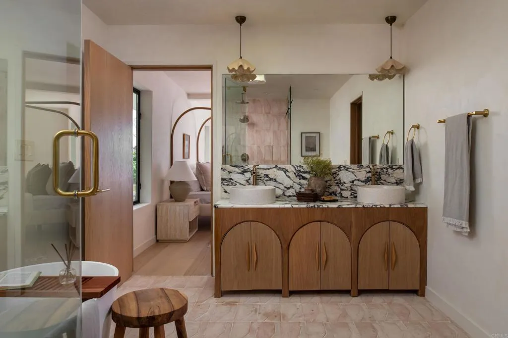 https://cdn.realtyfeed.com/cdn/127/306581126/f2598f6a29add571d500c85137650e8f.webp