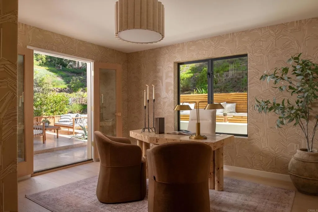 https://cdn.realtyfeed.com/cdn/127/306581126/f3c4132d14361007be04082f405bd4d1.webp