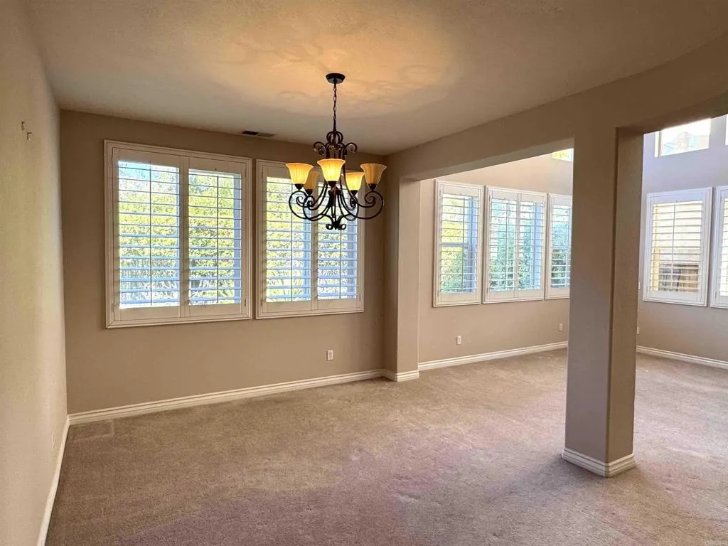 https://cdn.realtyfeed.com/cdn/127/306581166/368c117f1aea4bff7026d62c67e72615.webp