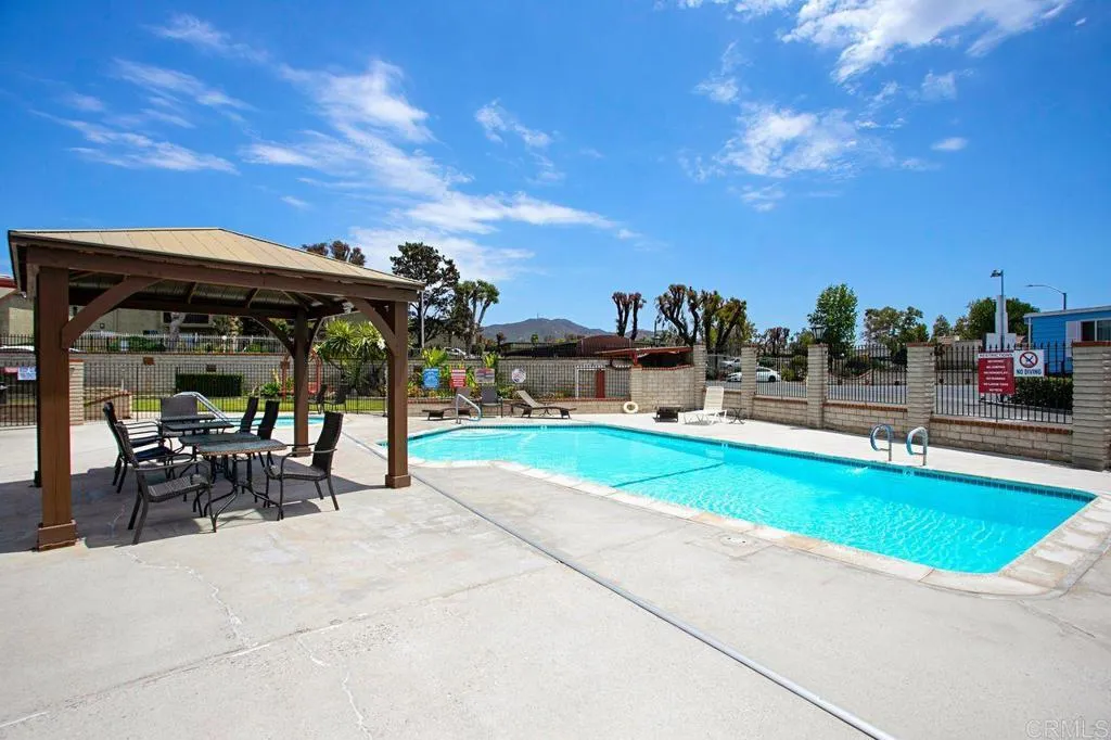 https://cdn.realtyfeed.com/cdn/127/306581210/8dfdc873b8942a3ad20532a1fcee1875.webp
