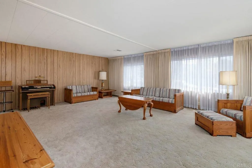 https://cdn.realtyfeed.com/cdn/127/306581210/cc9bc9aed81437358a95a105d733d3d5.webp