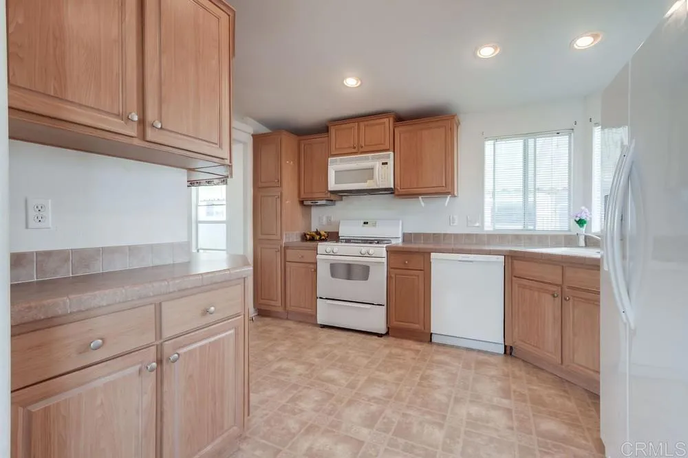 https://cdn.realtyfeed.com/cdn/127/306581410/0f9a5459ba8106cd66f752707b43e5c9.webp
