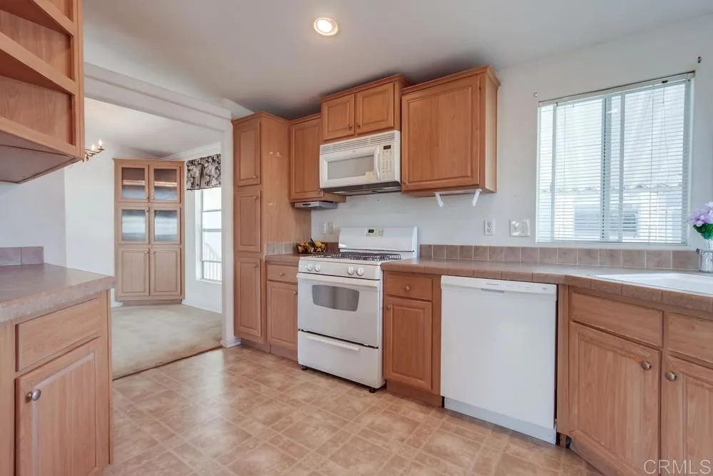 https://cdn.realtyfeed.com/cdn/127/306581410/a74edda492118b9d98a87cd845a229fc.webp