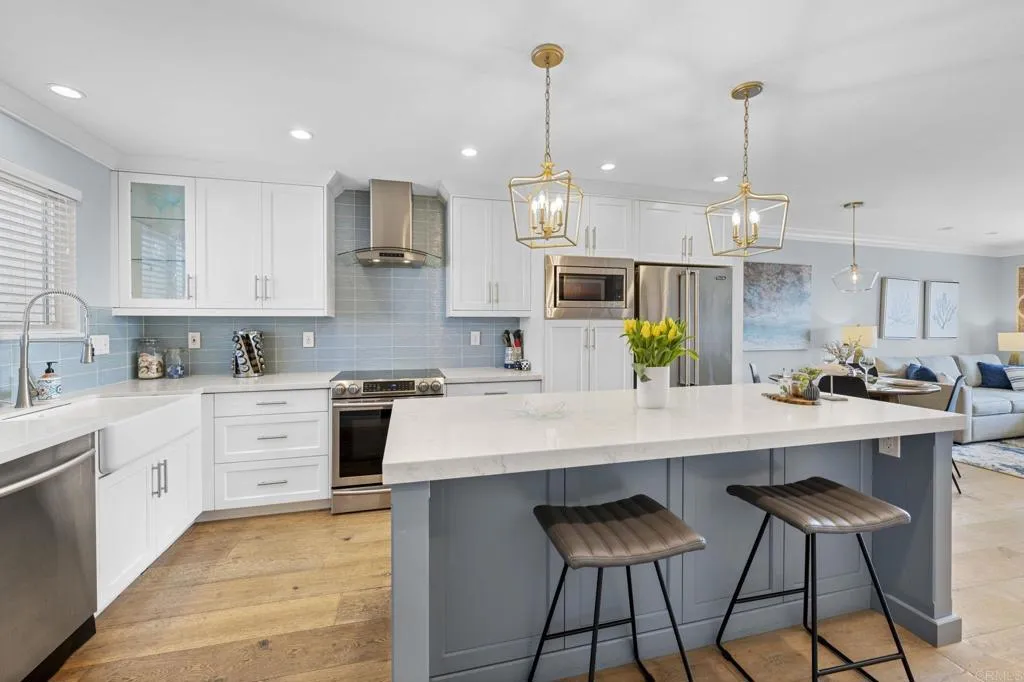 6677 Paseo Del Norte, Carlsbad, CA, 92011