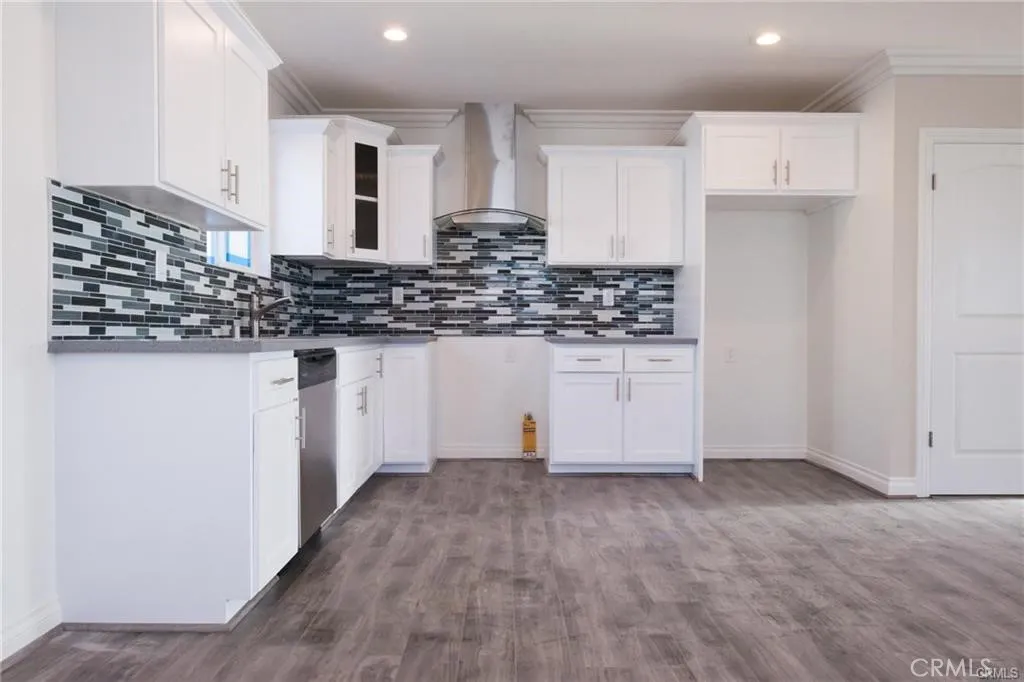 Los Angeles, CA 90019