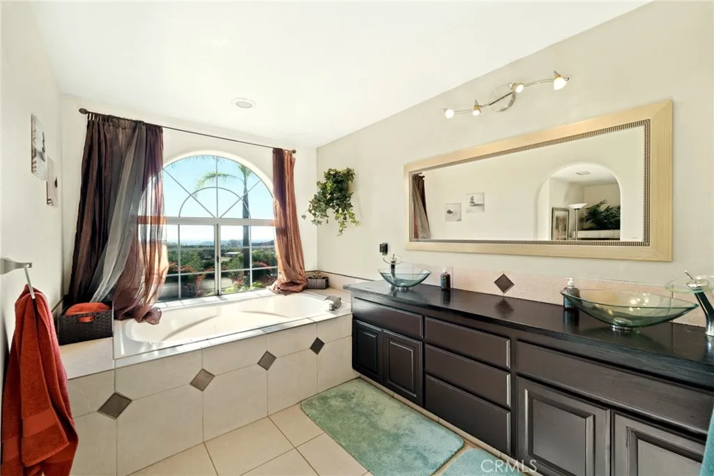 https://cdn.realtyfeed.com/cdn/127/306581477/18a716a8c3da49d55b790ed2f9a03dcb.webp