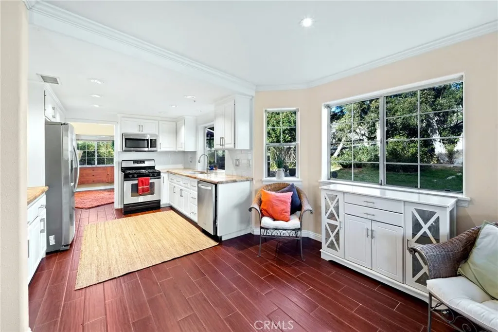 https://cdn.realtyfeed.com/cdn/127/306581477/18c1a2ec77107ad3950b21fddac187cf.webp