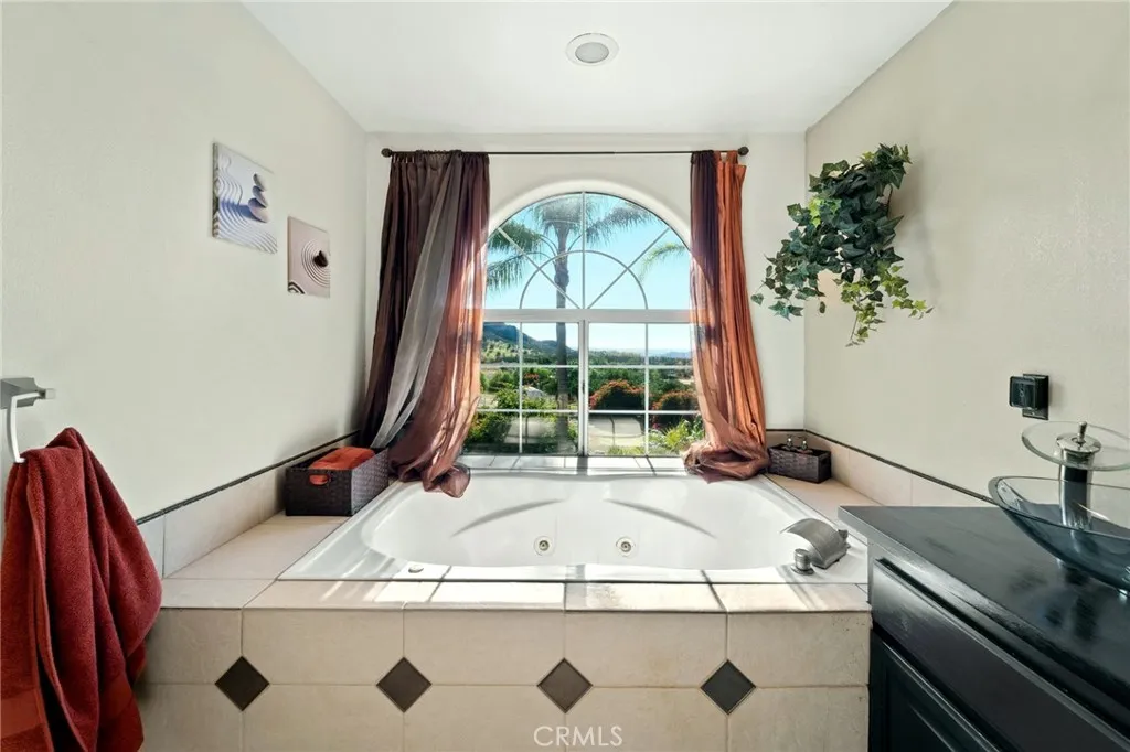 https://cdn.realtyfeed.com/cdn/127/306581477/c701c59e489c6449dc71fb57829b9f49.webp