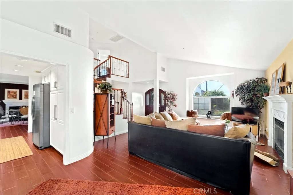 https://cdn.realtyfeed.com/cdn/127/306581477/e4f9baeb31be1813bcc50529a62a6554.webp