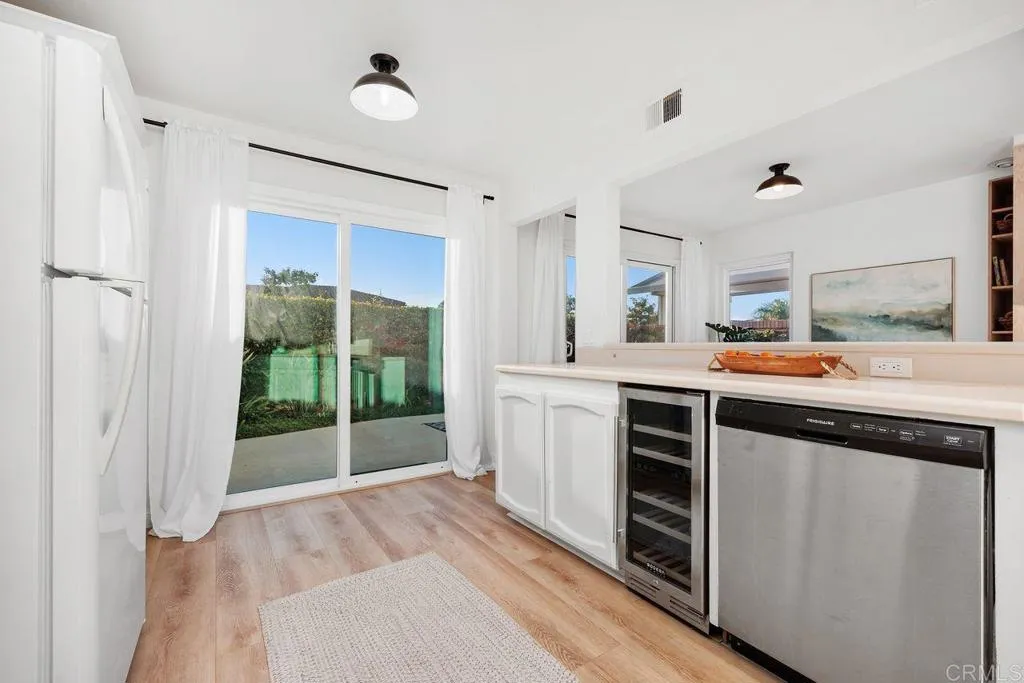https://cdn.realtyfeed.com/cdn/127/306581485/191208392d93d8a842393e276026ef57.webp