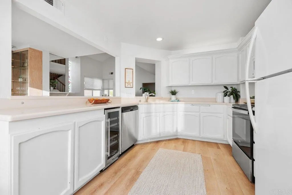 https://cdn.realtyfeed.com/cdn/127/306581485/40c123386350289d347cdce185b4a153.webp