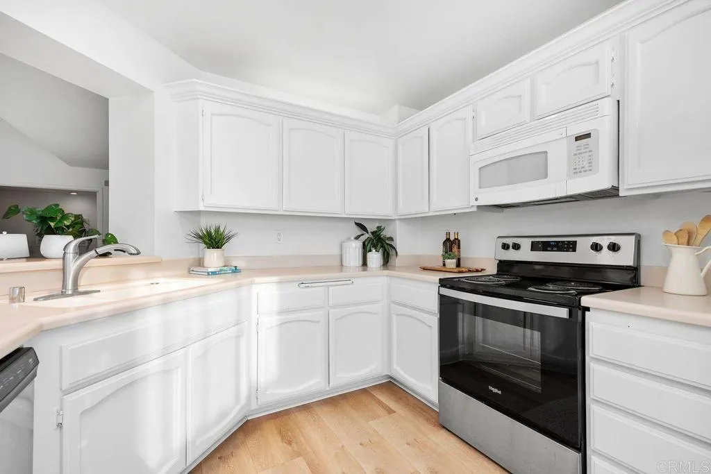 https://cdn.realtyfeed.com/cdn/127/306581485/f4c8bbf0e0c47a1616e1a51eb6d04316.webp
