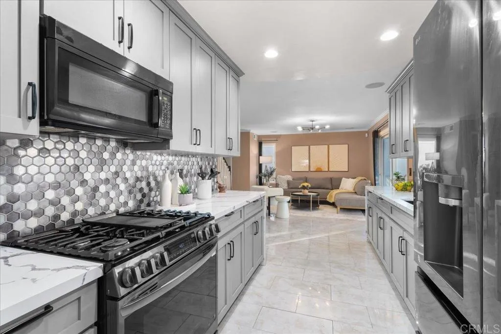 https://cdn.realtyfeed.com/cdn/127/306581490/63c279ec7e4c334e21d7d382a3c5701e.webp
