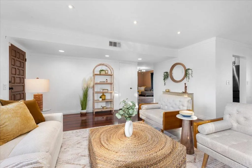 https://cdn.realtyfeed.com/cdn/127/306581490/cfa1f827e92047d7ac8463ad030a59f6.webp