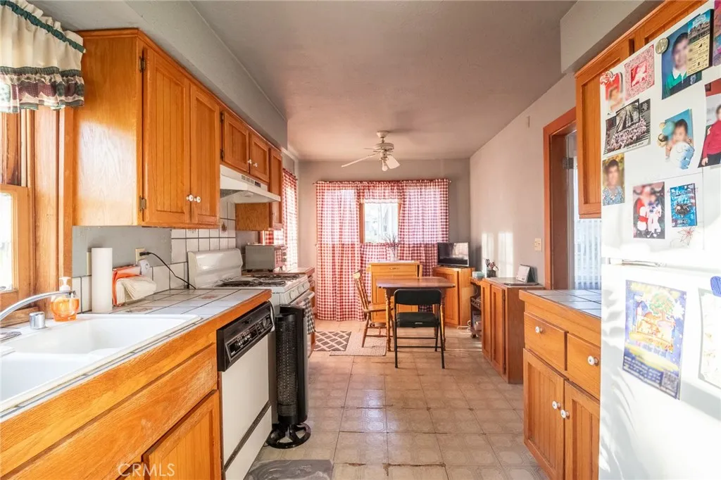 108 S Buena Vista, Redlands, CA 92373 - Photo 5 of 8, Redlands, CA