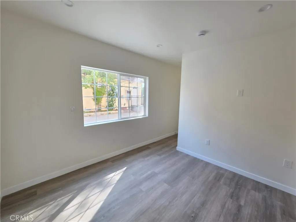 11572 Amboy Avenue, San Fernando, CA 91340 - Photo 5 of 13, San Fernando, CA
