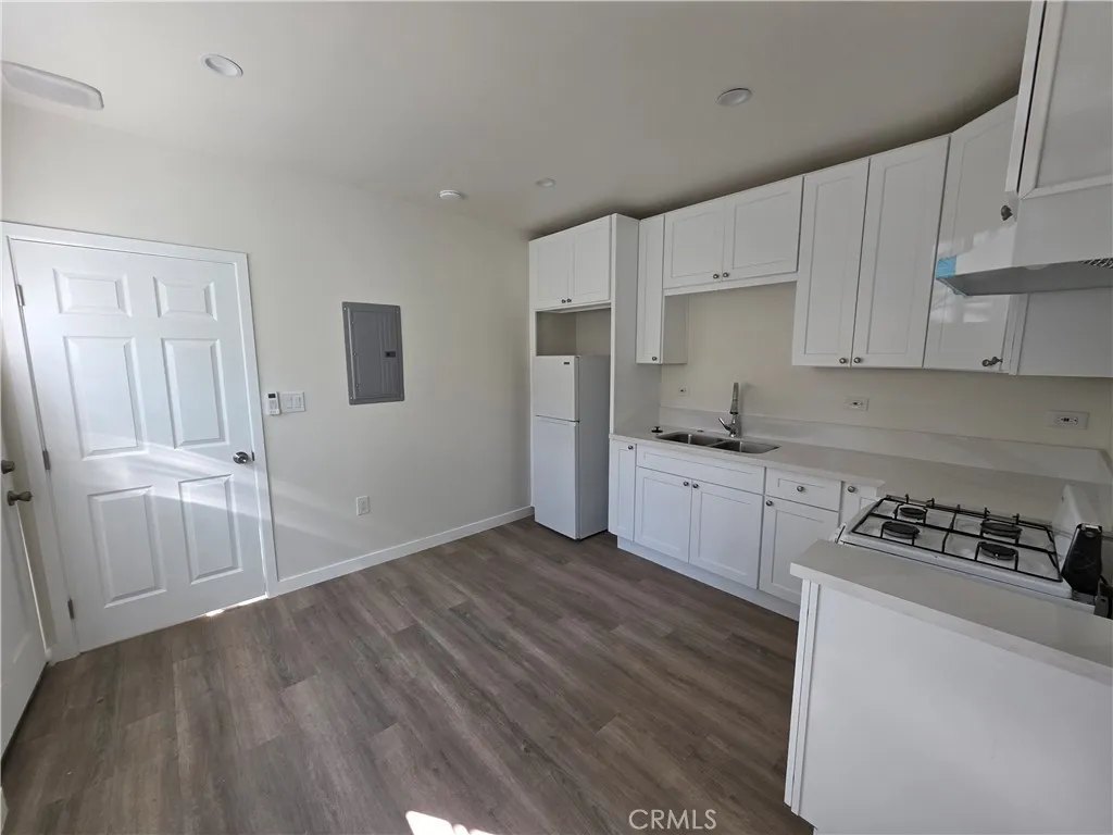 11572 Amboy Avenue, San Fernando, CA 91340 - Photo 3 of 13, San Fernando, CA