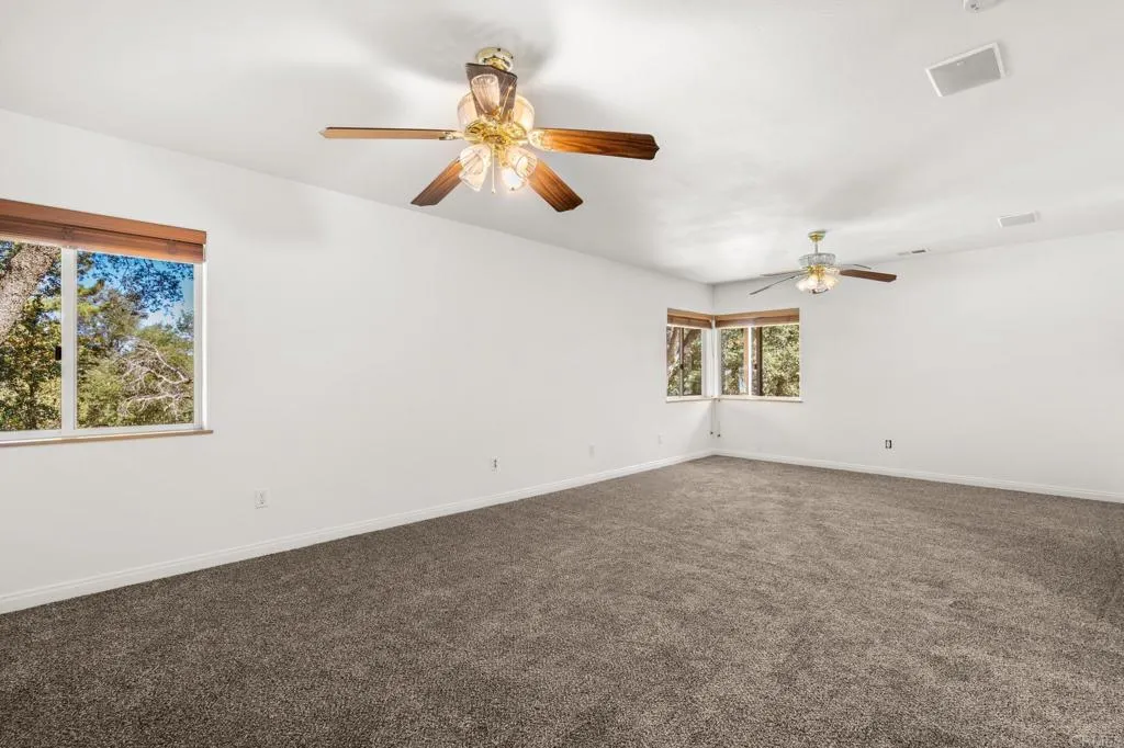 https://cdn.realtyfeed.com/cdn/127/306581752/0182208b719079561cdc97559b30dc8b.webp