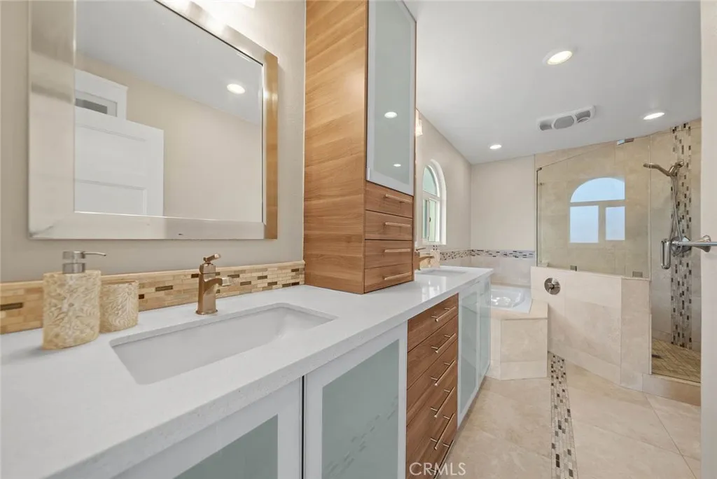https://cdn.realtyfeed.com/cdn/127/306581763/03d4befe53199546941d68842a22b089.webp