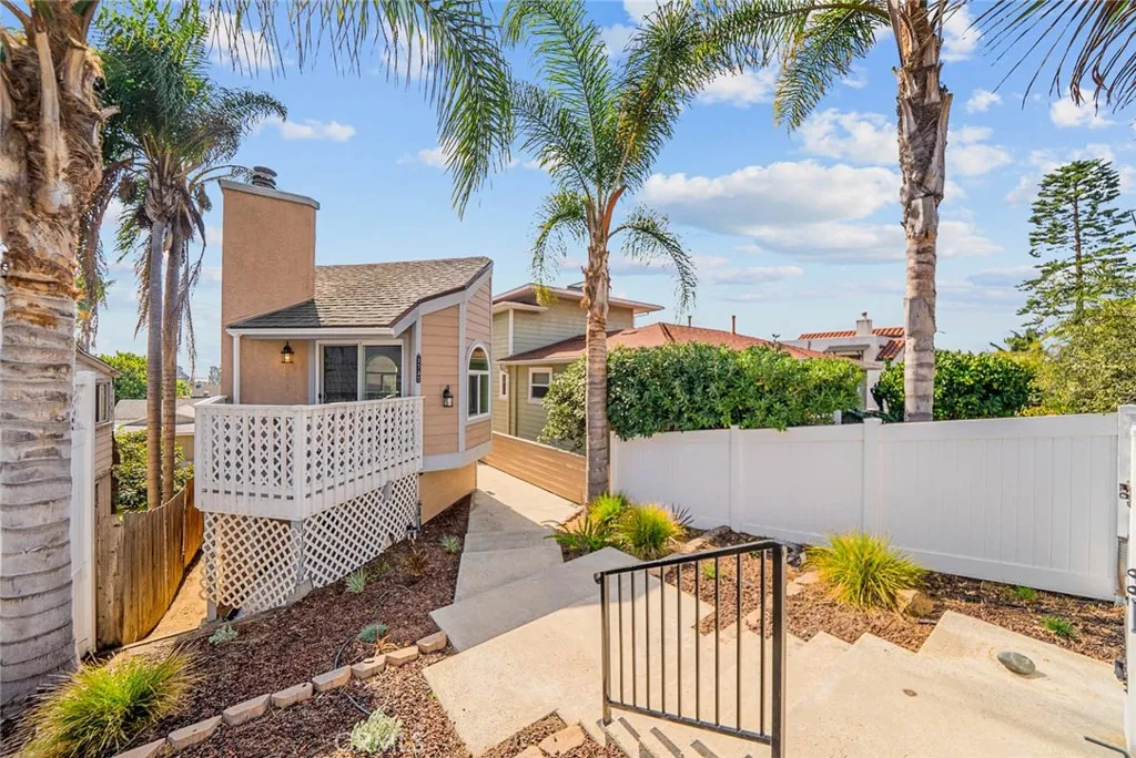 https://cdn.realtyfeed.com/cdn/127/306581763/1b57f02c0f6c1760c32437a74c6665f9.webp