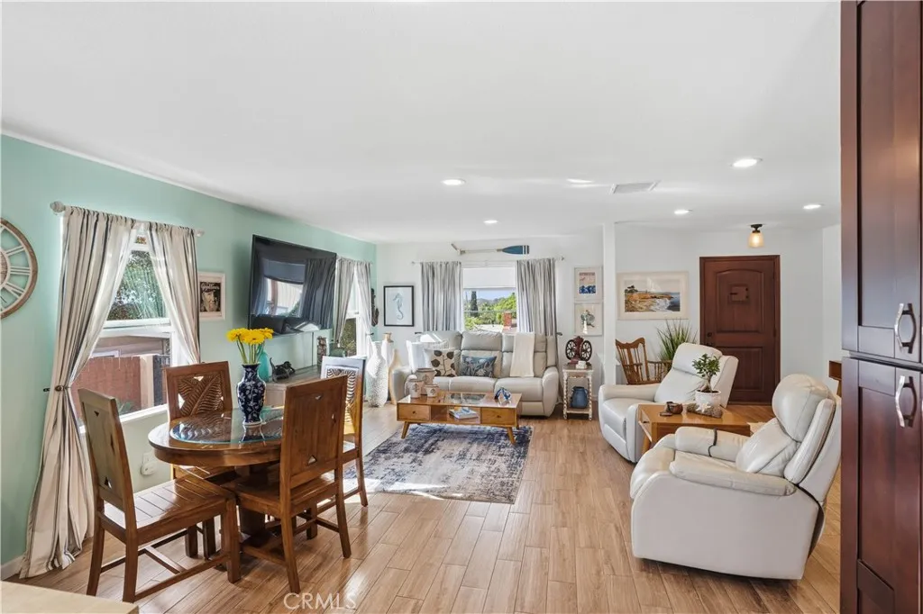 https://cdn.realtyfeed.com/cdn/127/306581774/b97c4924dd3ccc6398c1920b93c09130.webp