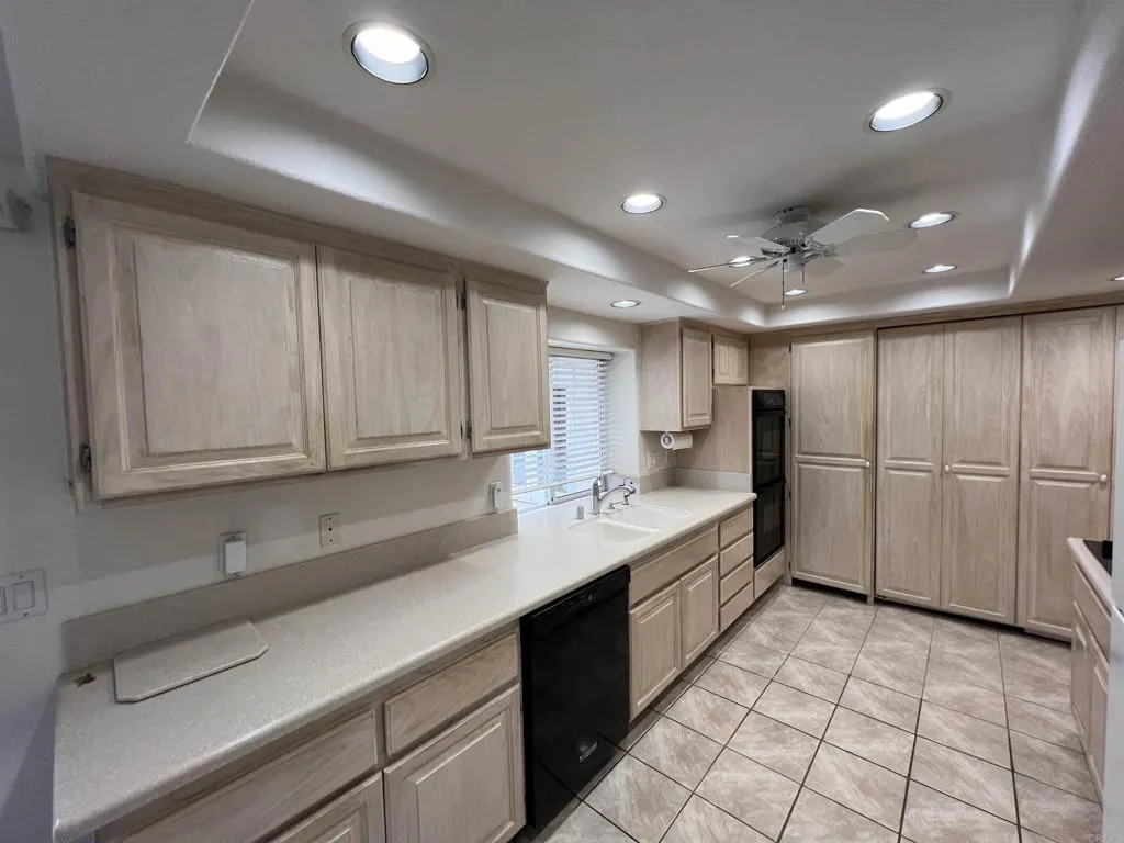 https://cdn.realtyfeed.com/cdn/127/306581802/216f64874dfdbabadf6e24056a9b8473.webp