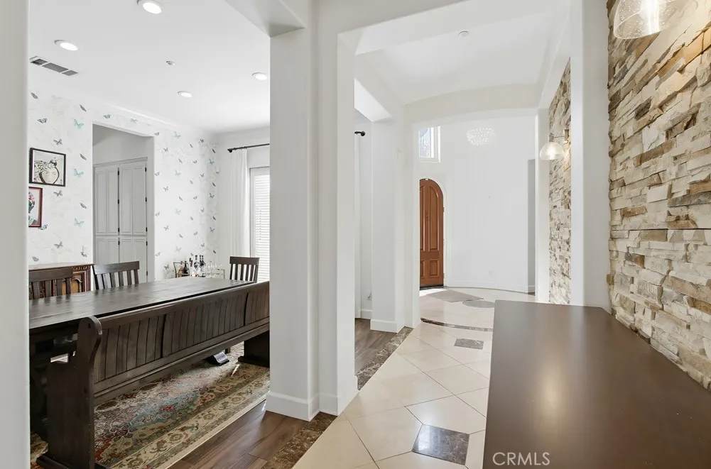 https://cdn.realtyfeed.com/cdn/127/306581881/1d727258d091f12d8033671fea75c052.webp