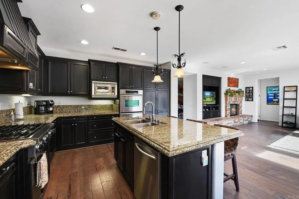 https://cdn.realtyfeed.com/cdn/127/306581932/060494eaa4c3f71c0f06633aea5cb76f.webp