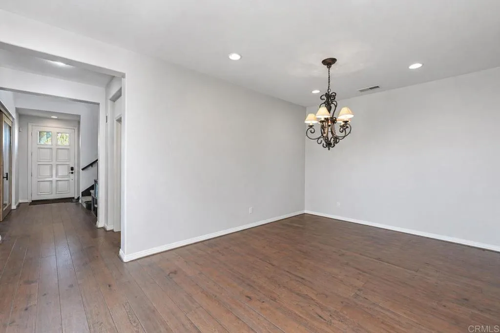 https://cdn.realtyfeed.com/cdn/127/306581932/b1766618d7ac94ec8c06b61b369a6b44.webp