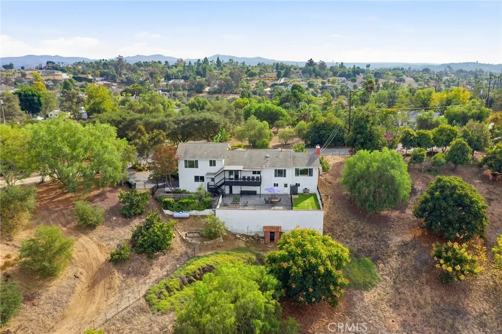 https://cdn.realtyfeed.com/cdn/127/306582059/79ed2f33b2b0d5e02f16a50d84e44412.webp