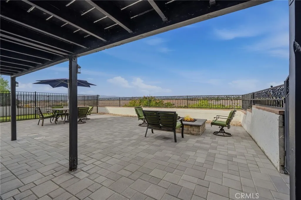 https://cdn.realtyfeed.com/cdn/127/306582059/857d3eb64eceecb0cd949b0c92407ece.webp