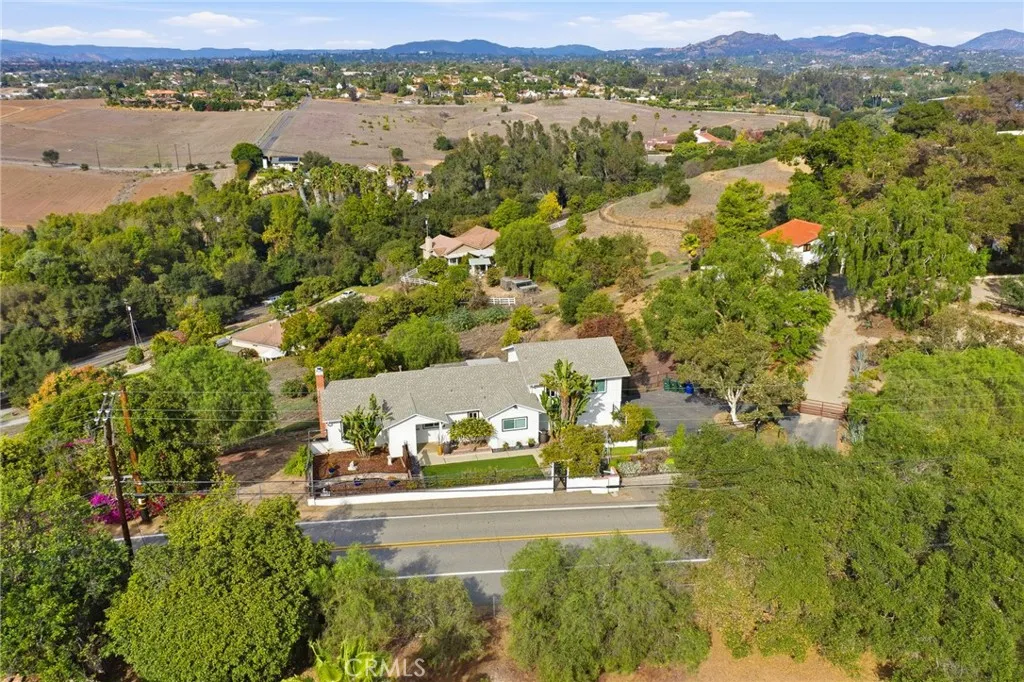 https://cdn.realtyfeed.com/cdn/127/306582059/c1f4ca62dbf67e92447ee6a44d776796.webp