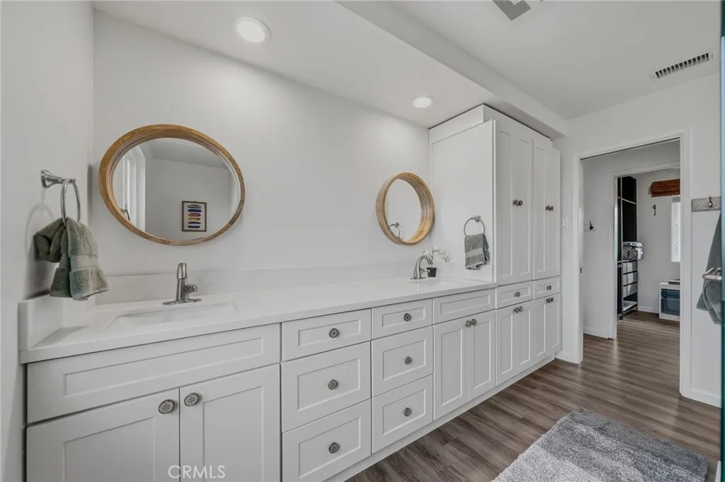https://cdn.realtyfeed.com/cdn/127/306582059/d7d662bab1b7af5b588f7cd57a885b04.webp